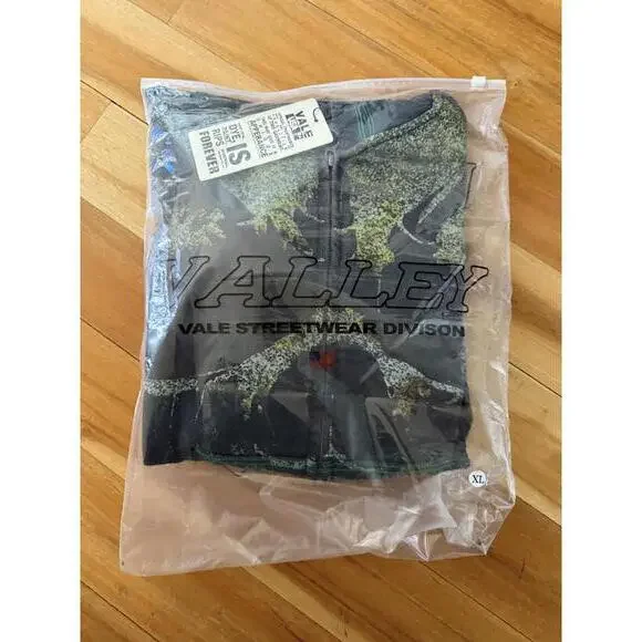 VALE Lives Forever “Gravedigger” Zip Up Hoodie [COPY]